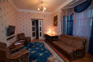 Гостиница Sever Inn Мончегорск Стандартный семейный номер-1